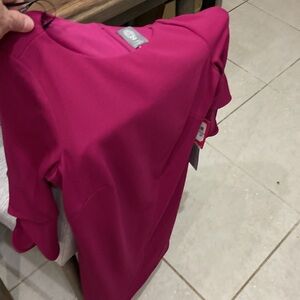 Vince Camuto magenta  color absolutely stunning dress size 0 . Black sold out
